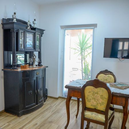 Apartman Centar スレムスキ・カルロヴツィ エクステリア 写真