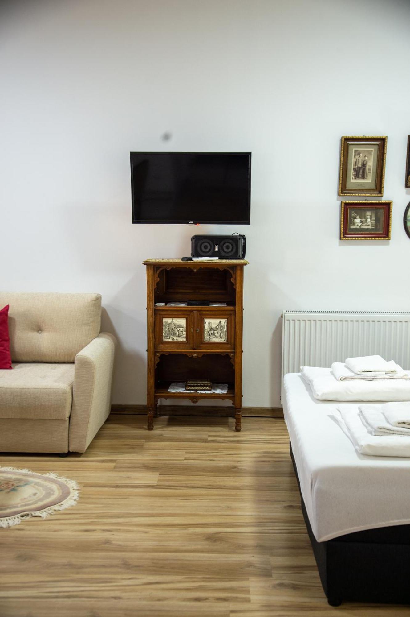Apartman Centar スレムスキ・カルロヴツィ エクステリア 写真