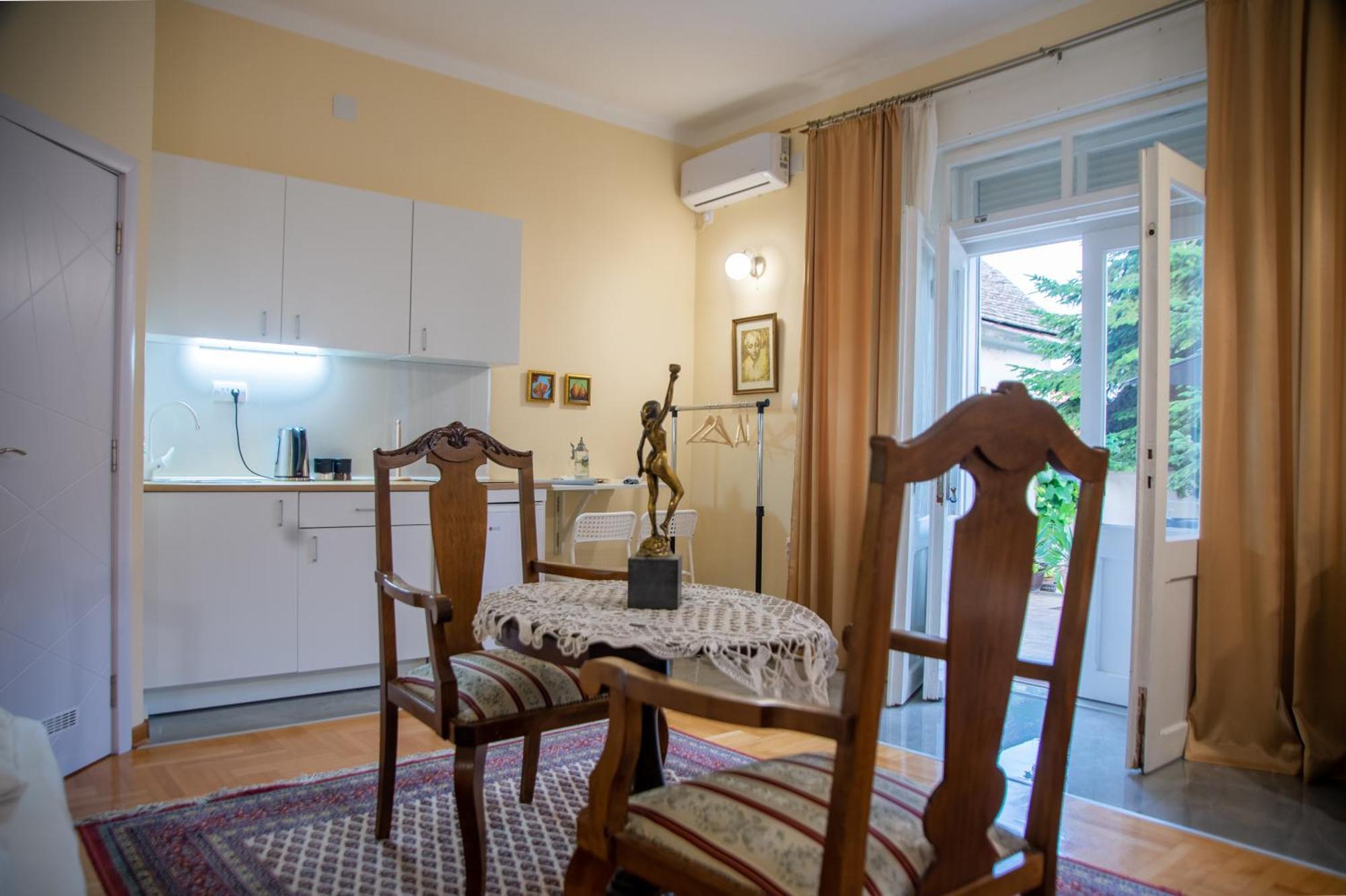 Apartman Centar スレムスキ・カルロヴツィ エクステリア 写真