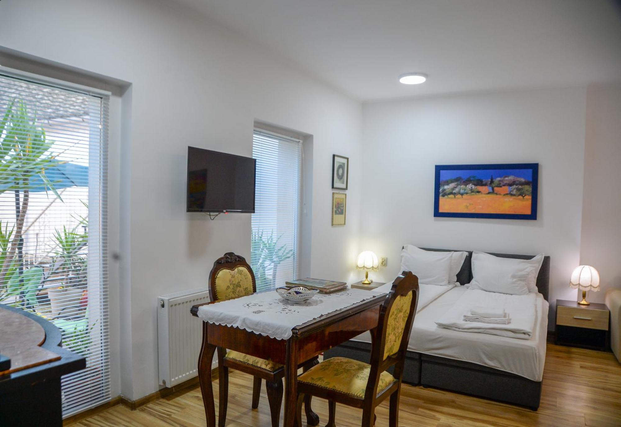 Apartman Centar スレムスキ・カルロヴツィ エクステリア 写真