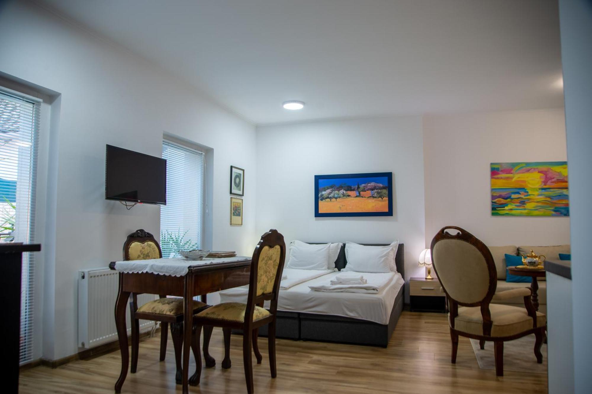 Apartman Centar スレムスキ・カルロヴツィ エクステリア 写真